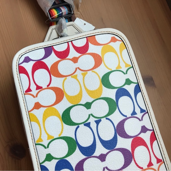 🌈 Coach Sullivan Pack In Rainbow Signature Canvas - Picture 10 of 16
